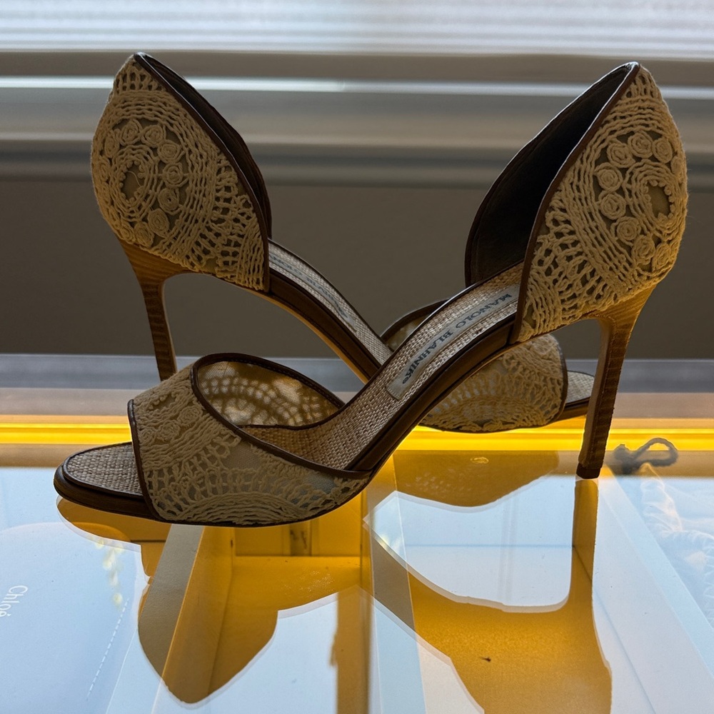 Manolo Blahnik Cream Lace Heels